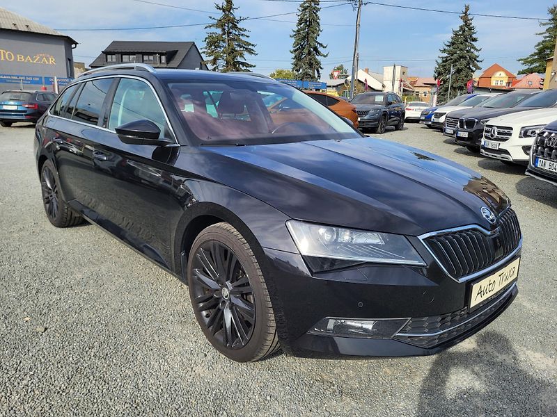 Škoda Superb 2.0 TSI 162kW DSG STYLE+ - fotka 6 z 48