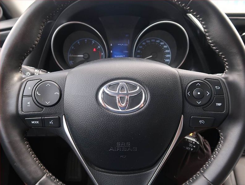 Toyota Auris (2016) 1.6 Valvematic, Serv.kniha - fotka 15 z 20