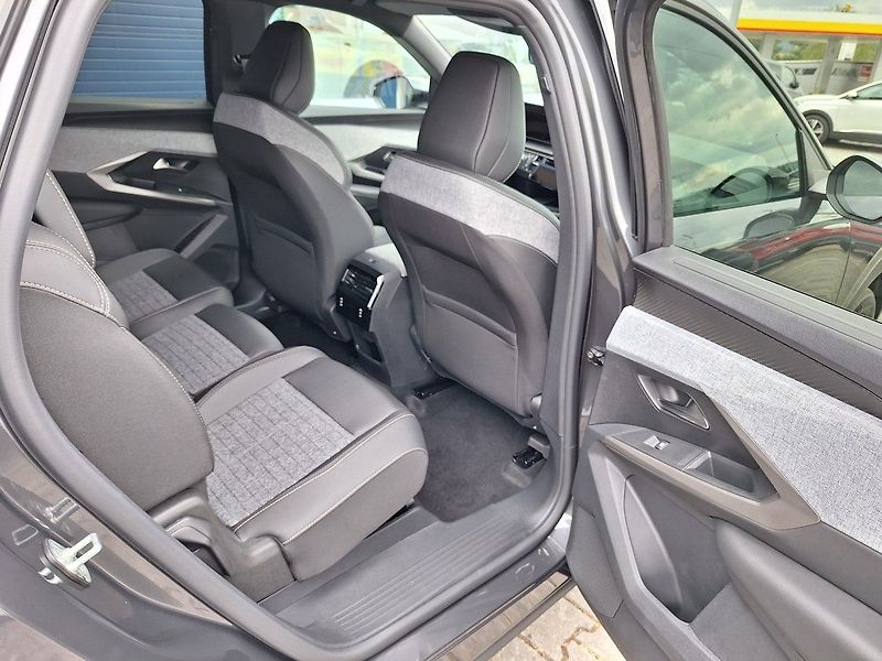 Peugeot 5008 (2026) BUSINESS Hybrid 145 e-DCS6 - fotka 10 z 16