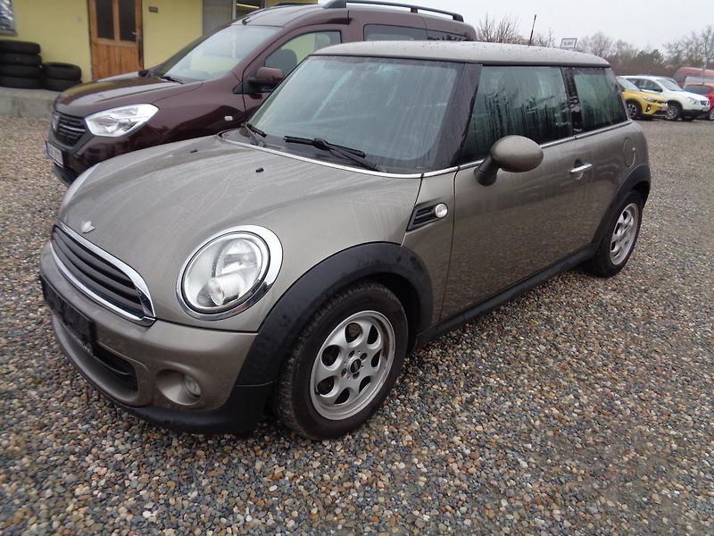 Mini Cooper 1,6 - fotka 2 z 14
