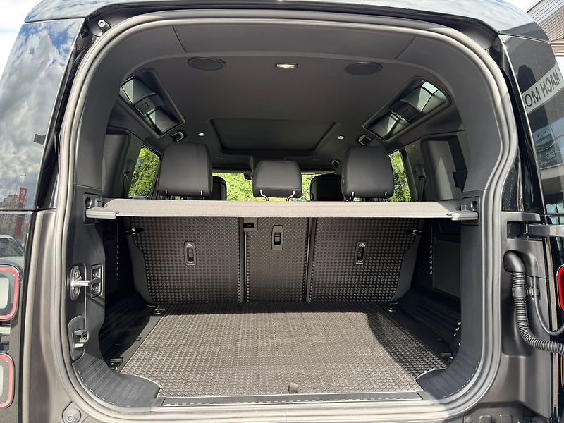 Land Rover Defender (2026) 110 X-Dynamic HSE V8 P425 - fotka 33 z 38