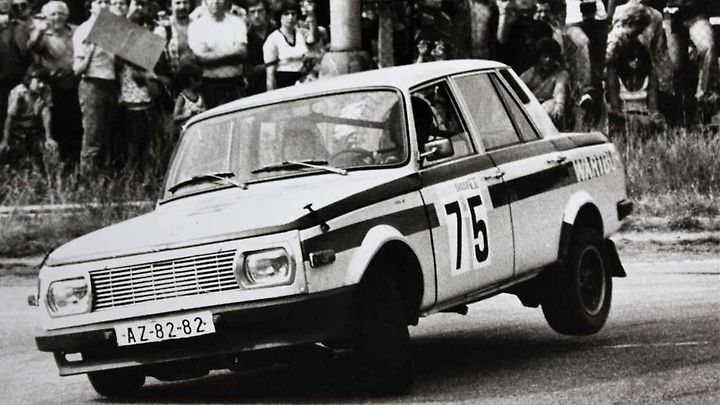 Auto hodně 