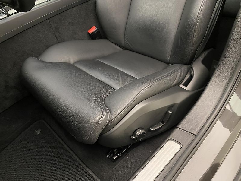 Volvo S60 B5 AWD DARK ULTIMATE REZERVACE - fotka 23 z 58