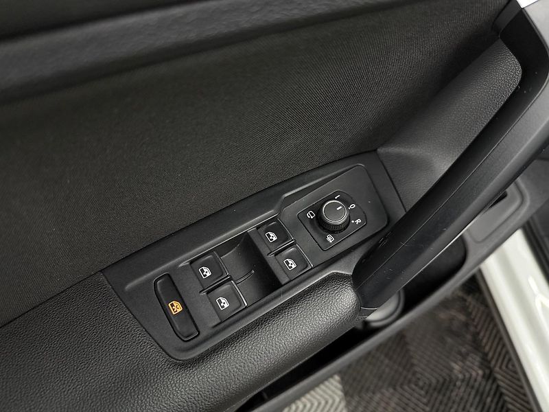 Volkswagen Tiguan (2020) 2.0 TDi DSG Highline - fotka 10 z 28