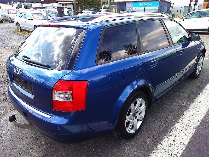 Audi A4 Avant 2.0 FSi, Servisní kniha - fotka 6 z 23