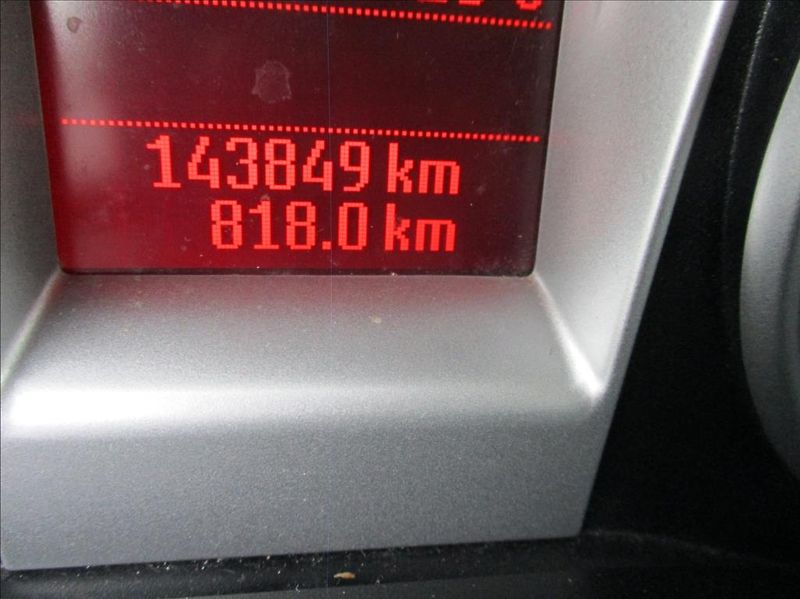 Ford C-MAX 1,6 16V, klima,serviska,tažné, - fotka 11 z 26