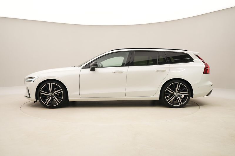 Volvo V60 B4 DARK PLUS AUT  - fotka 10 z 45