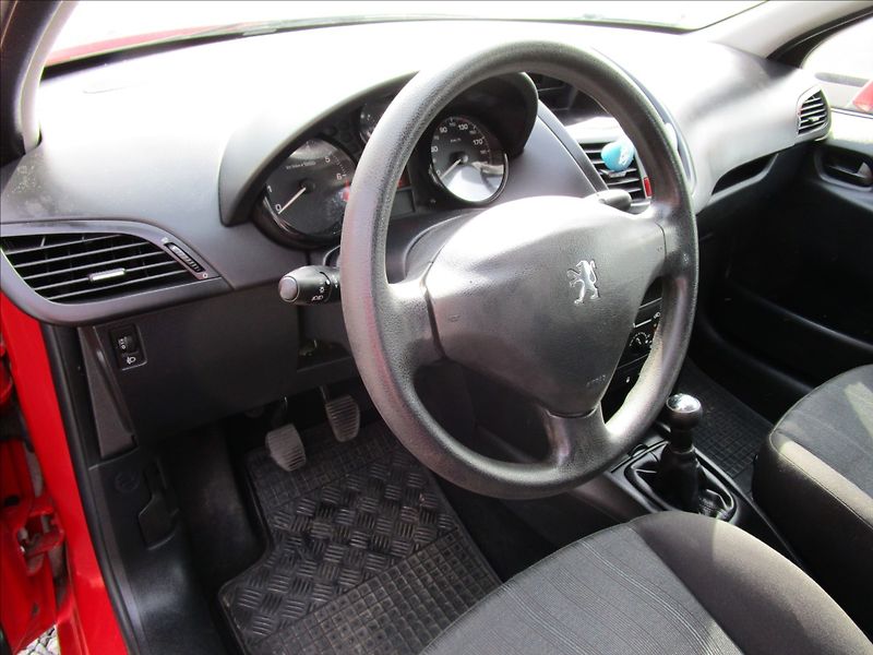 Peugeot 207 1.4i 54kW - fotka 10 z 35