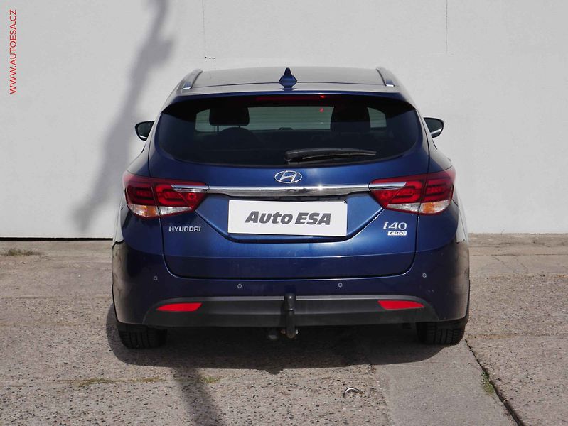 Hyundai i40 (2018) 1.6CRDi, ČR, TZ, výhř.sed. - fotka 5 z 17