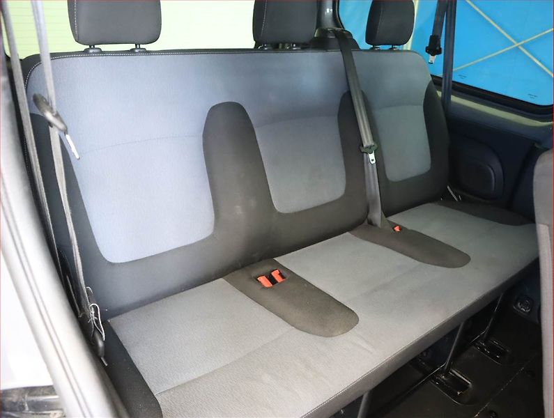 Opel Vivaro (2019) 1.6 BiCDTI, Bus, 9Míst - fotka 19 z 19