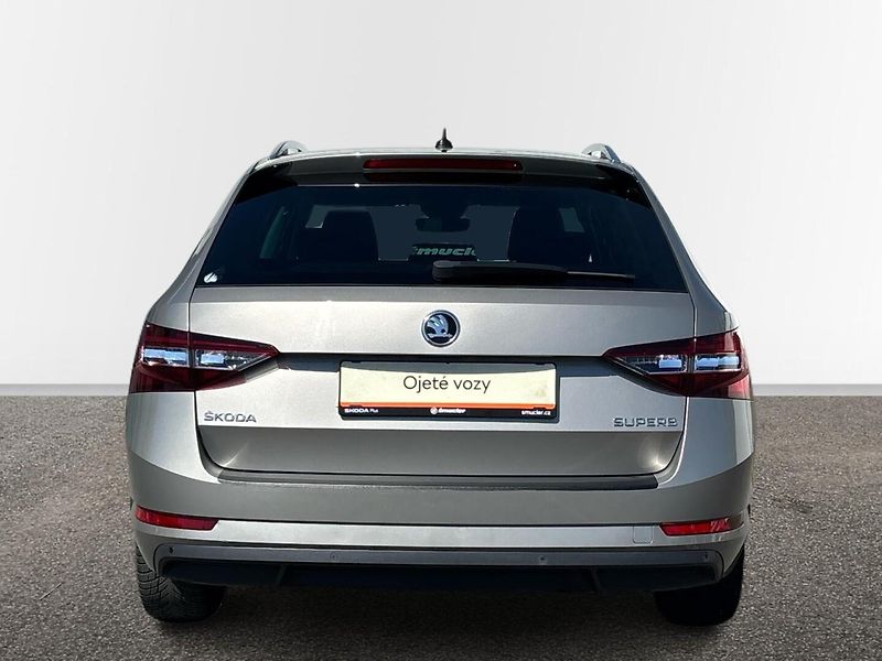 Škoda Superb STYLE - fotka 17 z 27
