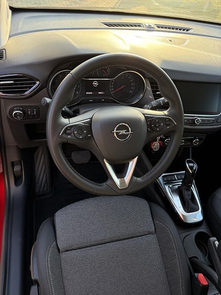 Opel Crossland X (2024) 1.2 Turbo 130 k AT | TOP stav - fotka 9 z 13