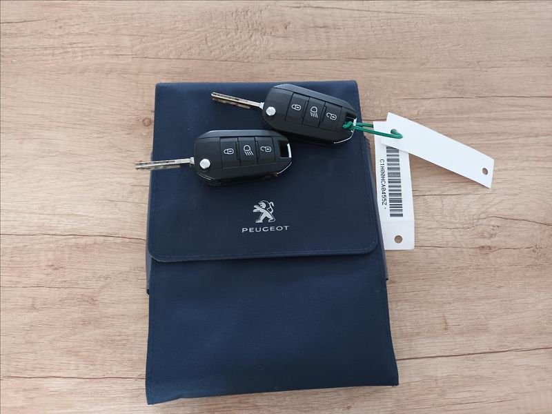 Peugeot 5008 1,6 HDI,88KW,ČR,7MÍST,NAVI,TZ, - fotka 40 z 46