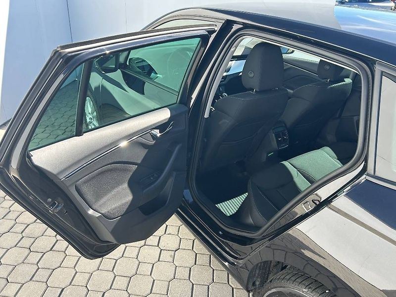 Škoda Scala Ambition 6MP 1,0TSI - fotka 7 z 22