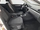 Volkswagen Passat (2014) 2.0 TDI, zamluveno - náhled 9