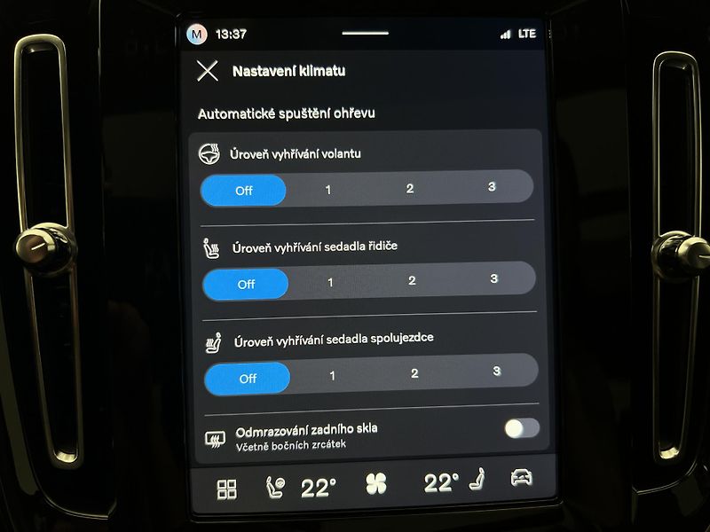 Volvo XC40 (2026) B4 ULTRA DARK AUT - fotka 31 z 43