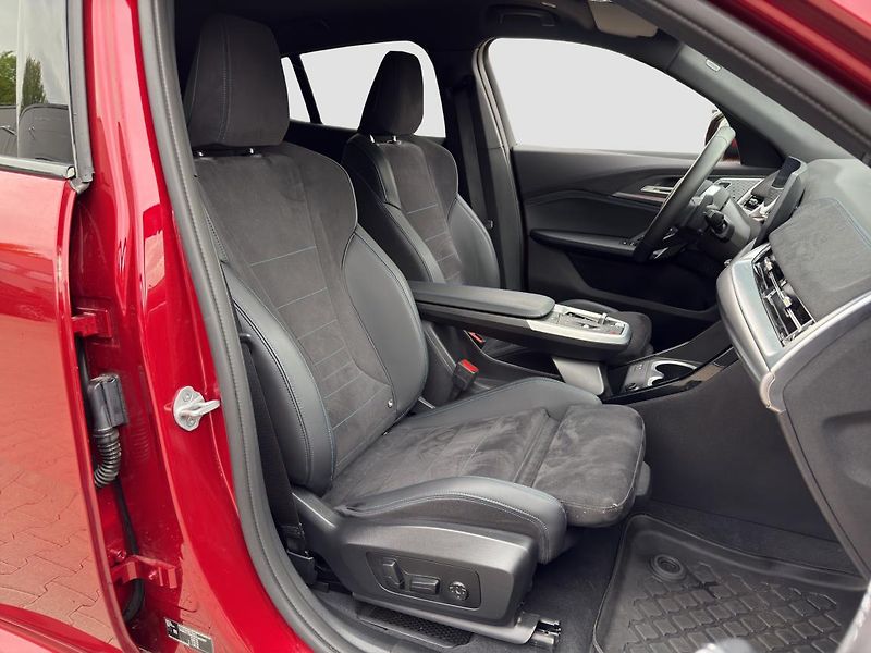BMW X2 sDrive20i - fotka 14 z 23