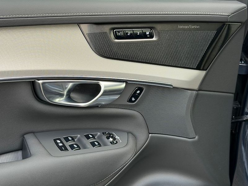 Volvo XC90 B5 PLUS Black Edition, Vzduch - fotka 9 z 25