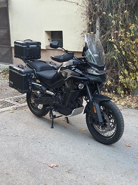 CFMOTO 800 MT (2025) - fotka 3 z 8