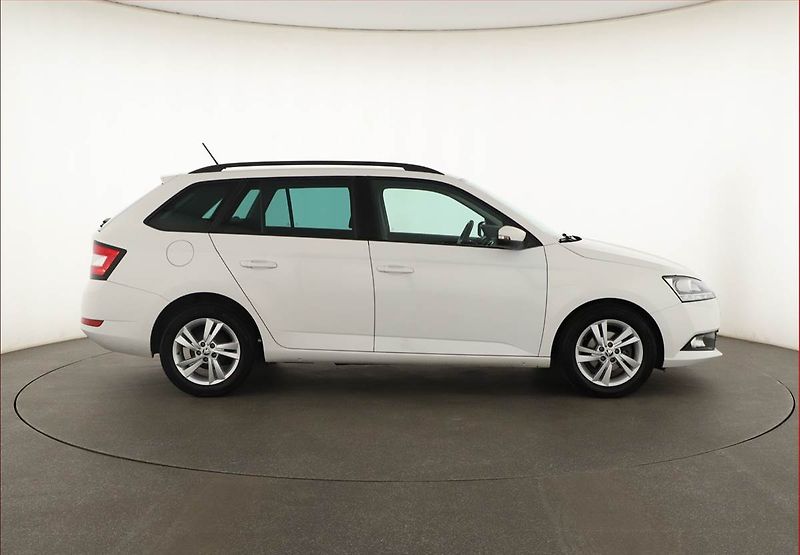 Škoda Fabia (2023) Ambition 1.0 TSI, ČR,1.maj - fotka 6 z 18