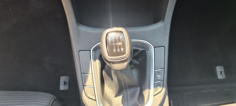 Hyundai i30 1.6 CRDI 85 kW Koupeno v ČR - fotka 15 z 18