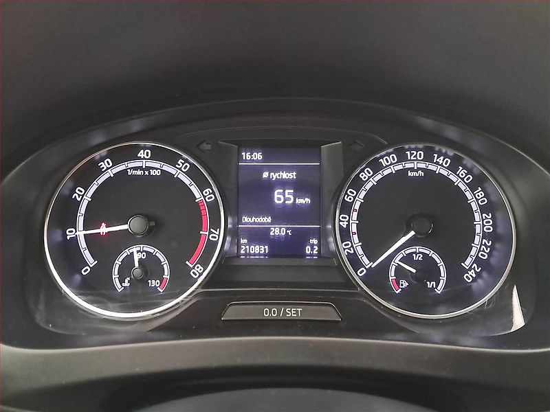 Škoda Rapid (2018) Spaceback 1.0 TSI, ČR,1.maj - fotka 11 z 18