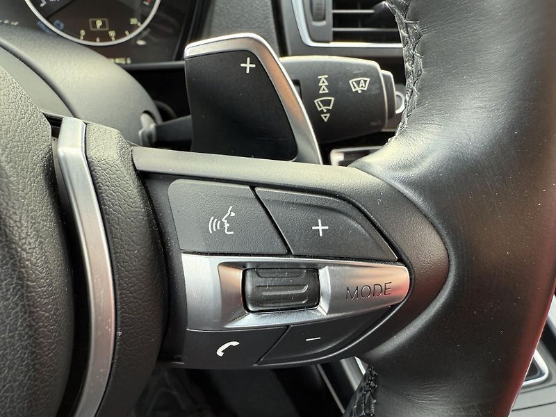 BMW Řada 1 M135i xDRIVE NAVI H/K LED KŮŽE - fotka 21 z 43