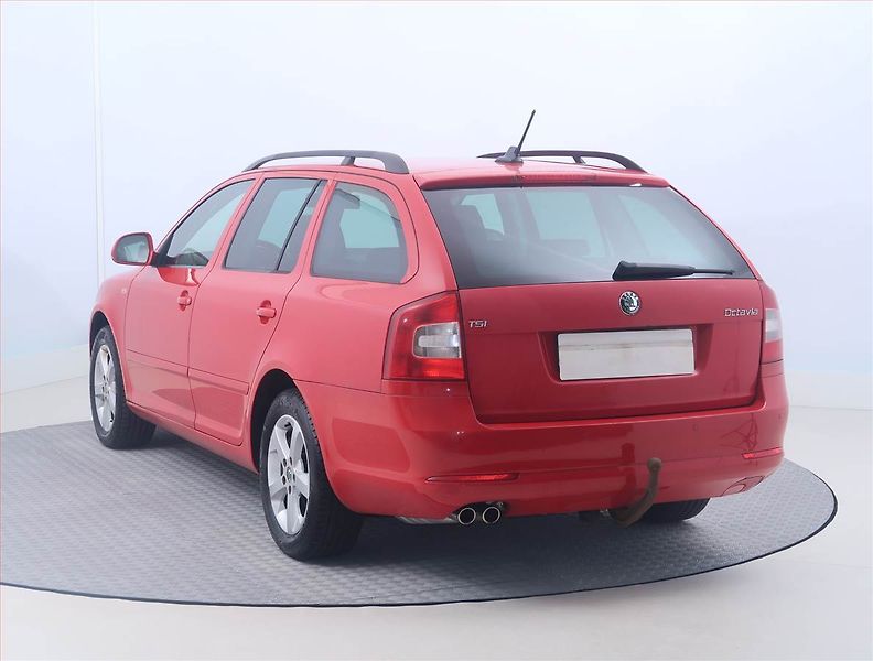 Škoda Octavia (2012) Elegance 1.4 TSI, po STK - fotka 4 z 15