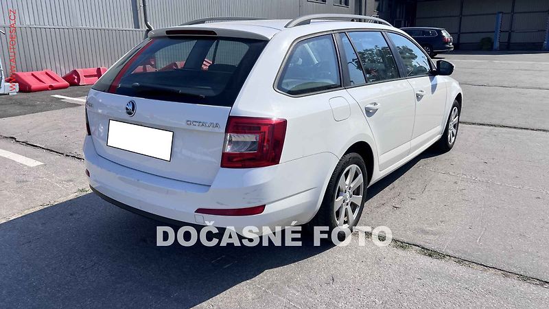 Škoda Octavia (2014) 1.6 TDi, ČR, servis.kniha - fotka 2 z 3