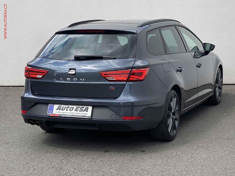 Seat Leon (2019) 1.5 TSi, FR, DSG, panor - fotka 4 z 18