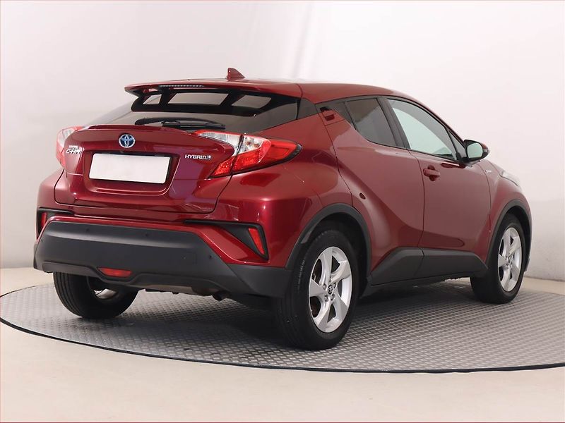 Toyota C-HR (2019) 1.8 Hybrid - fotka 5 z 22