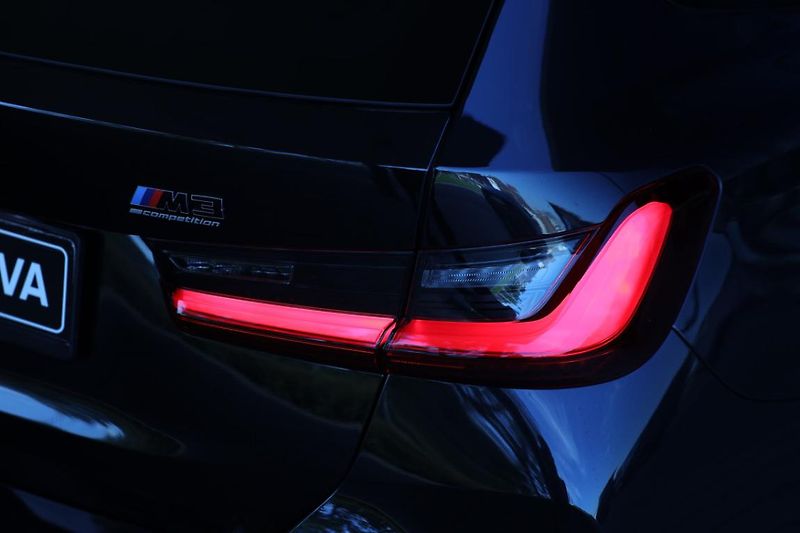BMW M3 Competition M xDrive Touring - fotka 19 z 19