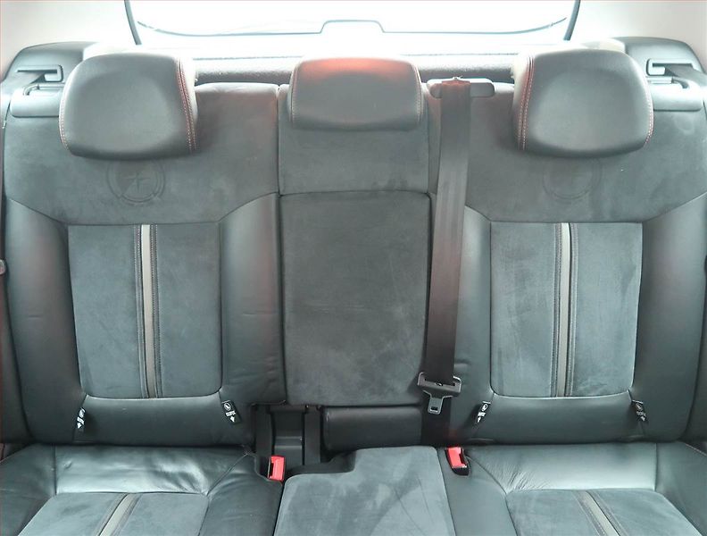 Peugeot 3008 (2015) 1.6 BlueHDi, Navi, Tempomat - fotka 10 z 18