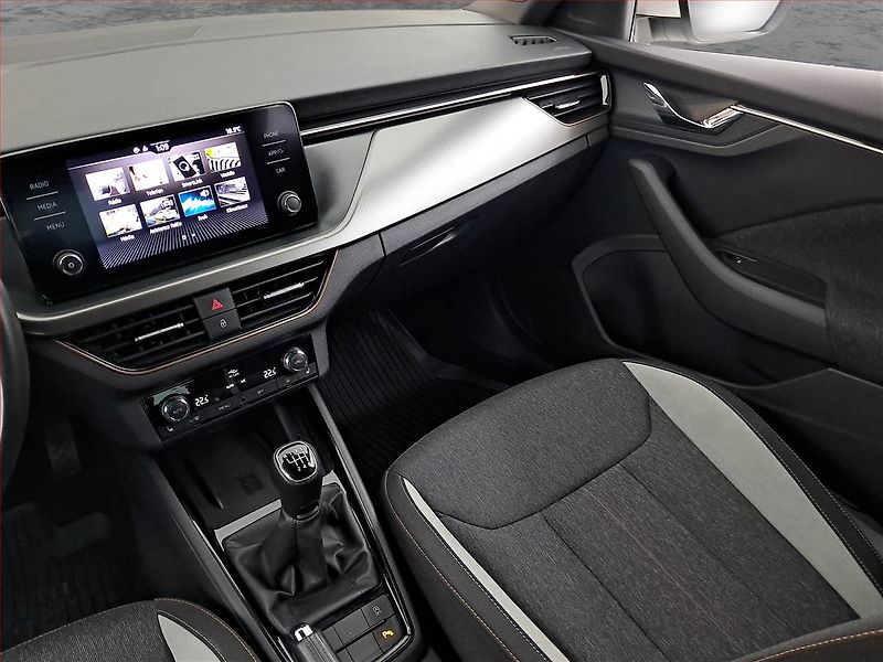 Škoda Scala (2023) Style 1.0 TSI, ČR,1.maj - fotka 8 z 19