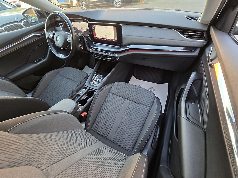 Škoda Octavia 110kW DSG STYLE + NAVI - fotka 11 z 24