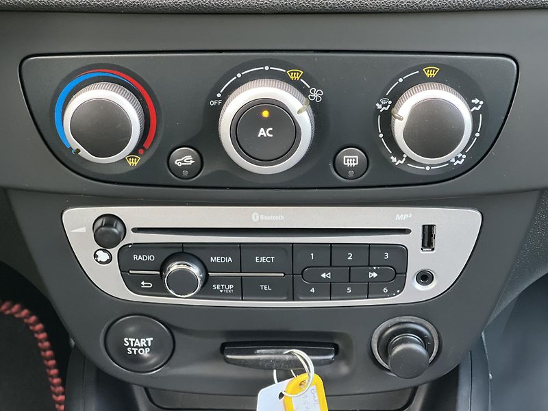 Renault Mégane 1.5DCi KLIMA TEMPOMAT odp.DPH - fotka 23 z 44