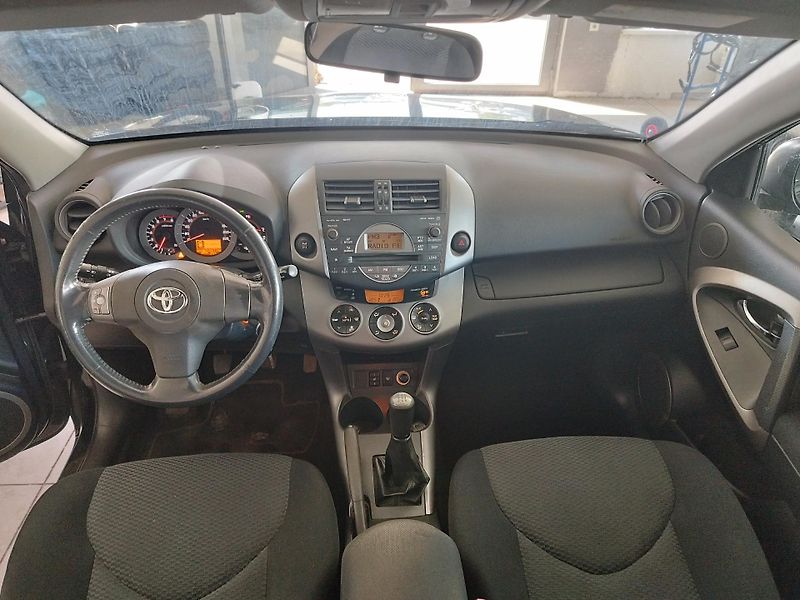 Toyota RAV4 (2007) 2,0I,112KW,4X4,ALU,TAŽNÝ - fotka 17 z 31