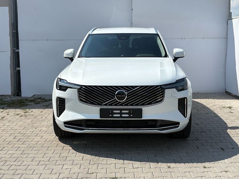 Volvo XC90 Plus Bright B5 184kW - fotka 3 z 25