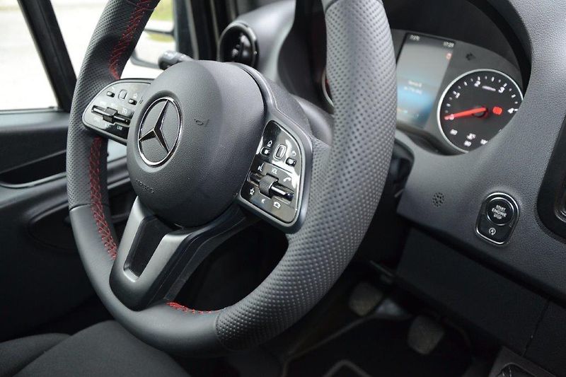 Mercedes-Benz Sprinter 317 CDi L Maxi velká výbava - fotka 44 z 44
