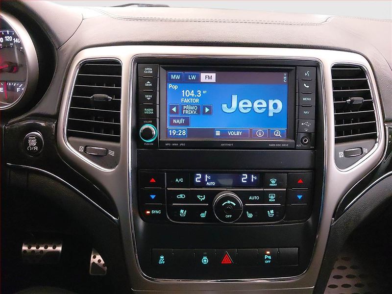 Jeep Grand Cherokee (2011) Overland 3.0 CRD, 4X4 - fotka 12 z 18