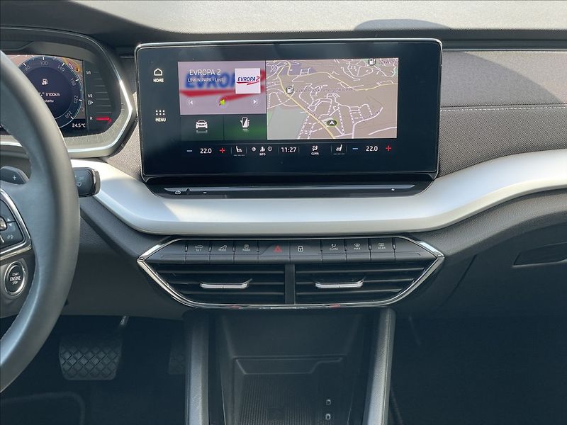 Škoda Octavia 2,0 TDI DSG Style Plus LED+PDC - fotka 12 z 23