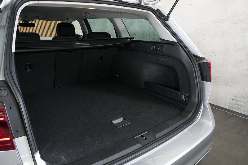 Volkswagen Passat 2.0TDI 110kW DSG IQ ACC Tažné - fotka 26 z 29