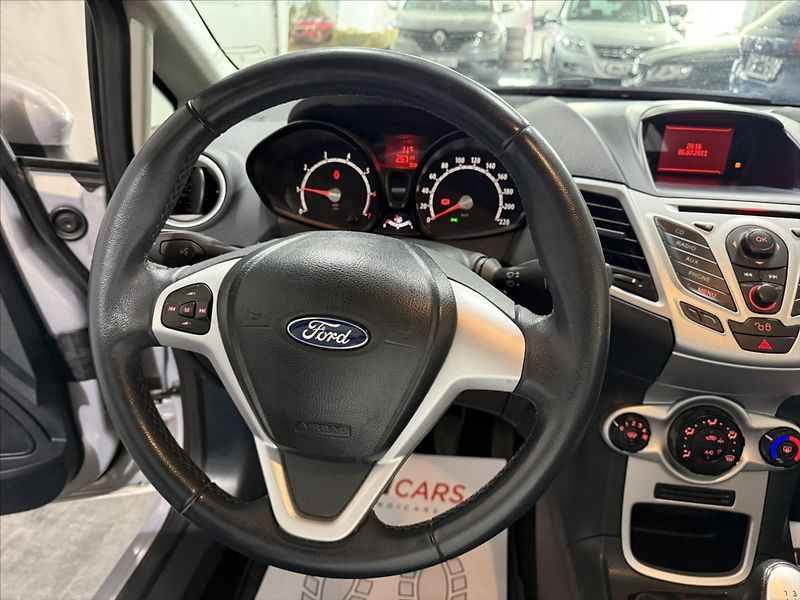 Ford Fiesta 1,2   i RS ALU VÝHŘEV NOVÁ STK - fotka 8 z 23