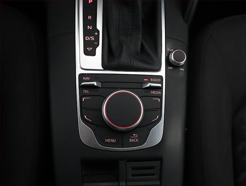 Audi A3 (2015) 1.8 TFSI, 4X4, Automat, Navi - fotka 11 z 18