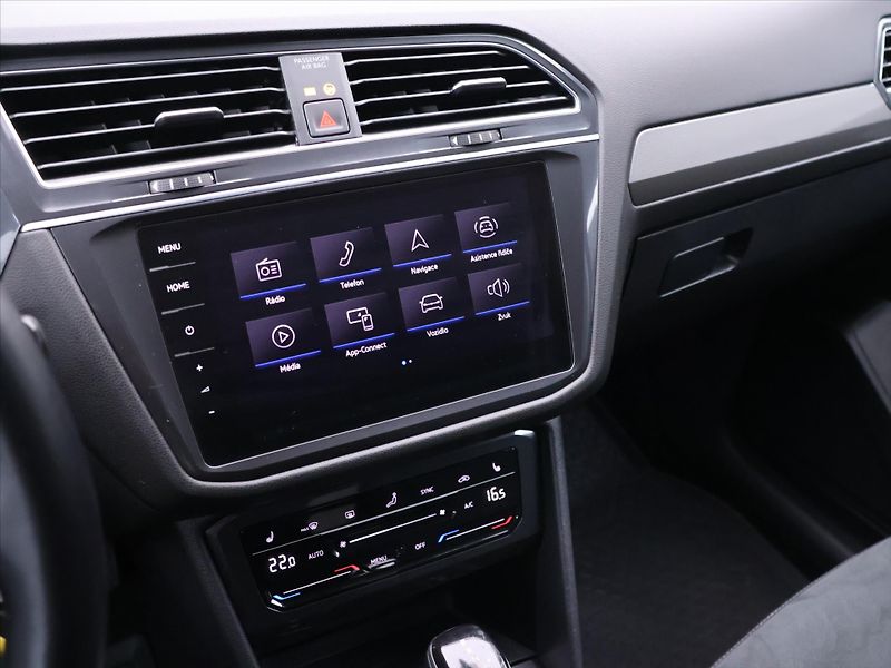 Volkswagen Tiguan Allspace 2,0 TSI 140kW 4motion DPH TZ - fotka 23 z 36