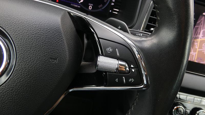 Škoda Karoq 2.0 TDI 110 kW Style 4x4 DSG - fotka 11 z 24