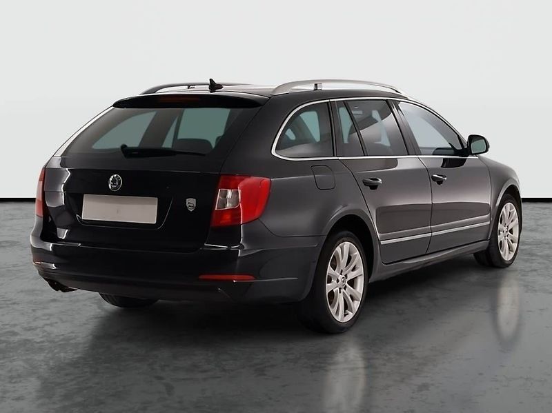 Škoda Superb (2011) Elegance 2.0 TDI, 4X4 - fotka 5 z 21