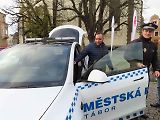 Vozový park Městské policie Tábor jako první v republice rozšiřil elektromobil Tesla Y zhruba za 1,3 milionu. Oficiální představení zásahového vozu veřejnosti se uskutečnilo ve středu 20. listopadu odpoledne na Žižkově náměstí.