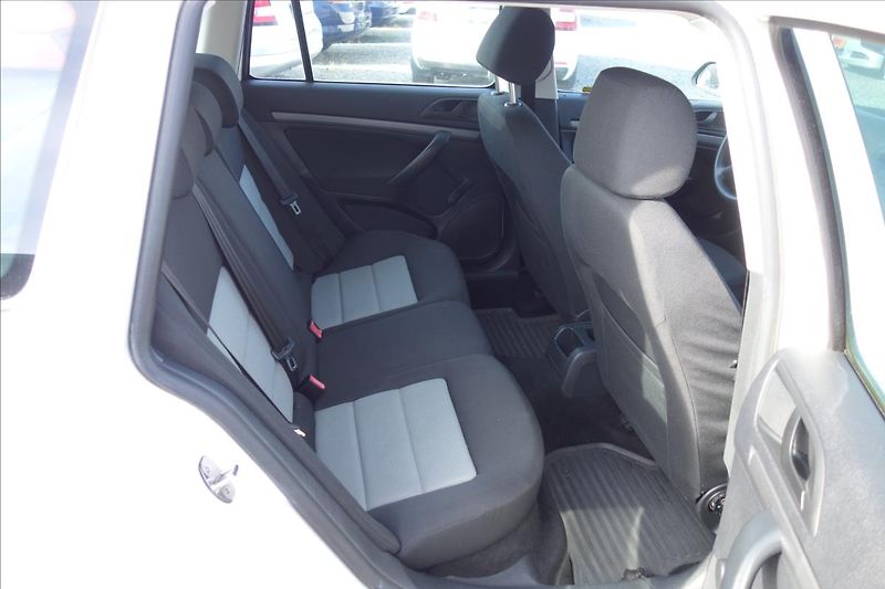 Škoda Octavia 1,6 i 75KW, ČR, SERVIS. KN. - fotka 12 z 35