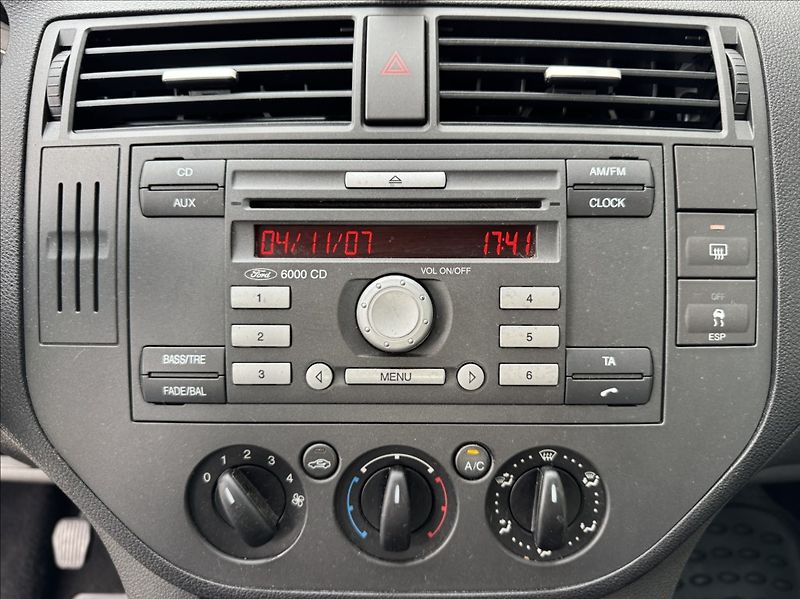 Ford C-MAX 1,6 TDCi 66kW klima - fotka 41 z 45